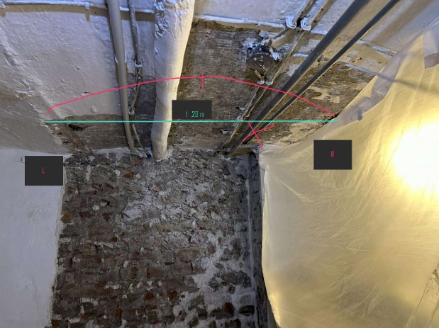 Feuchtigkeitsschaden an tragendem Bauteil mit Messung und Analyse durch Bausachverständigen zur Erstellung eines Gutachtens gegenüber der Versicherung